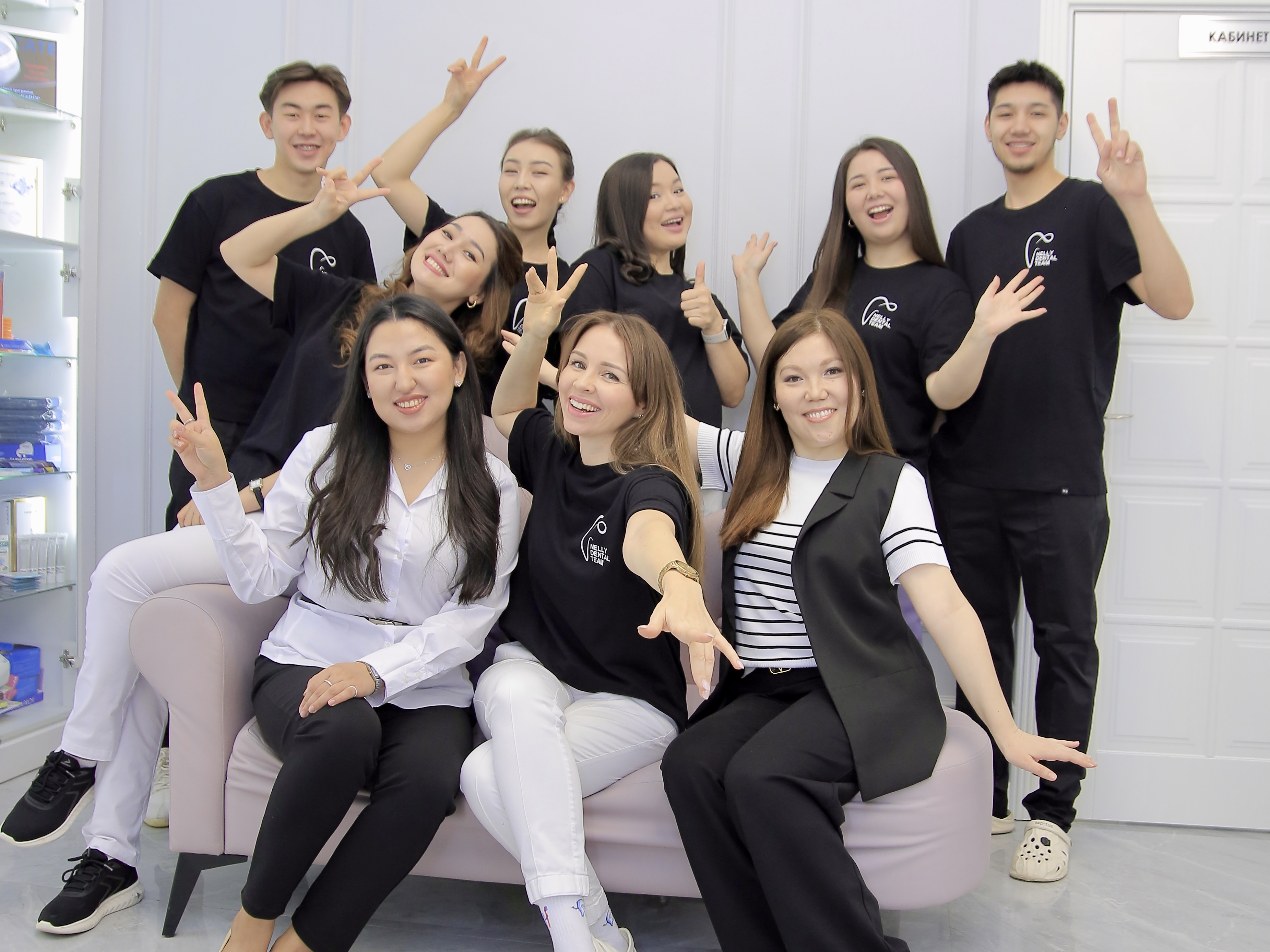 Команда врачей Nelly dental clinic