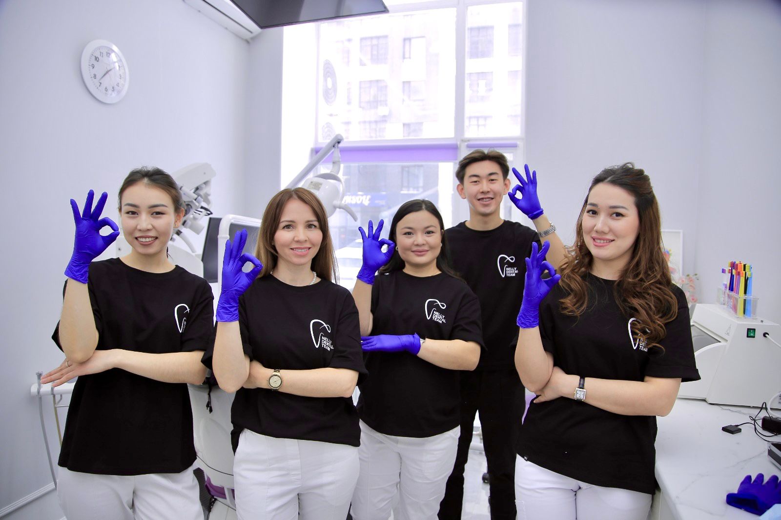 Команда Nelly dental clinic
